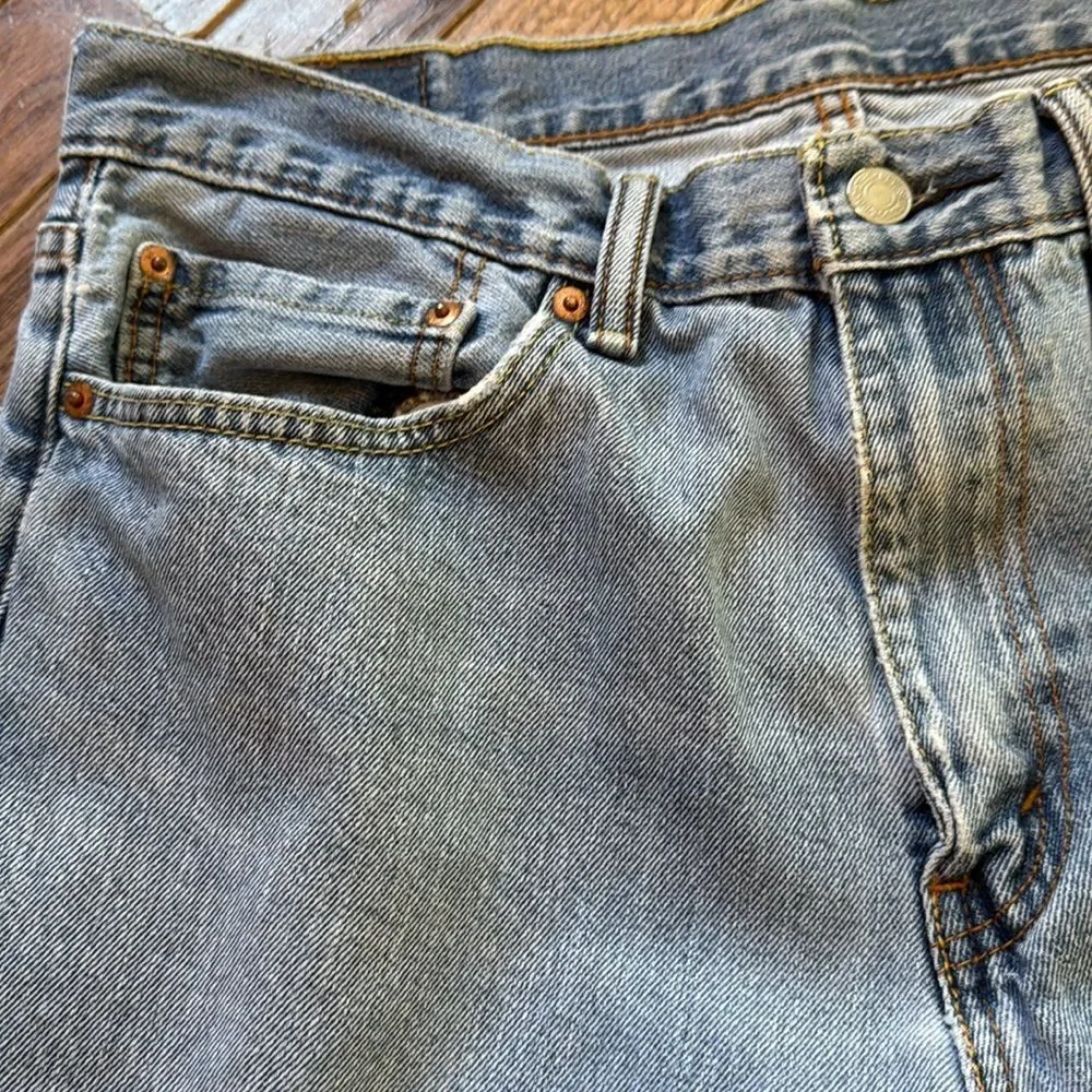 Vintage Levi's 505 Mens Jeans 35 x 32 Perfectly Distressed & Amazing